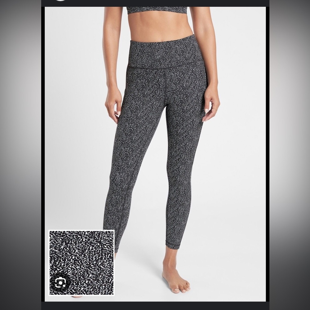 Athleta ultimate stash textured 7-8 tight leggings black and white